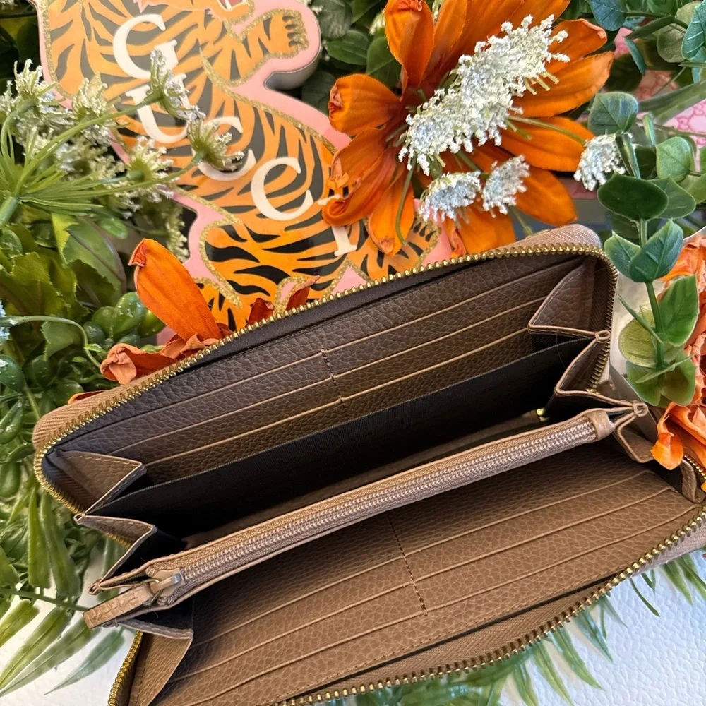 Gucci  Leather Zip Around Wallet. - Picture 14 of 14